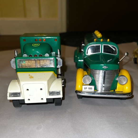 Lot of 3 BP Hess Green and Yellow Collectable Tanker Truck Set - Picture 4 of 15